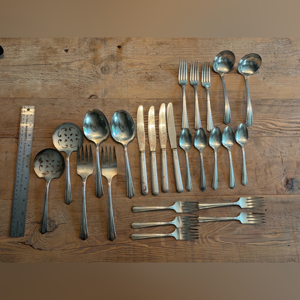 Lot of Vintage W M Rogers A1 plus Oneida Ltd. Silverware
